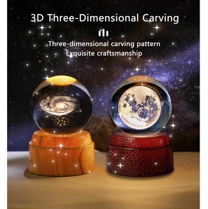 Lampada Notturna Personalizzabile con Sfera di Cristallo, Rotazione Automatica, Incisione Laser 3D, Motivo Universo - Product Image 6