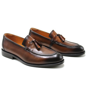 Mocassins pour hommes en cuir véritable de haute qualité, style rétro de luxe, à pampilles, antidérapants, chaussures décontractées - Product Image 1