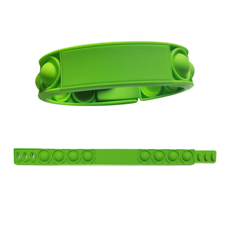 สีเขียว