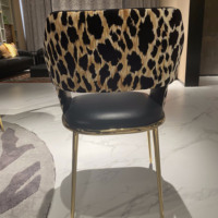 Chaise de salle à manger de luxe moderne minimaliste en acier inoxydable à imprimé léopard de designer italien, couleur personnalisée, pour la maison, le bureau, l'hôtel