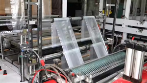 Nouvelle machine de <span class=keywords><strong>d</strong></span>écoupe et de soudure automatique à grande vitesse série <span class=keywords><strong>Elight</strong></span> GFQ pour sacs en plastique PE double couche à quatre lignes (sacs shopping/T-shirts) - Product Image 3