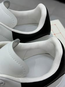 รองเท้ากีฬาเดินสำหรับผู้ชายแบรนด์ดีไซเนอร์สุดหรู - แบบผูกเชือก กันลื่น ระบายอากาศได้ดี เพิ่มความสูง สวมใส่สบาย - Product Image 4