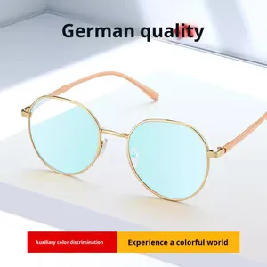 <span class=keywords><strong>Lunettes</strong></span> <span class=keywords><strong>de</strong></span> daltonisme unisexes <span class=keywords><strong>à</strong></span> usage quotidien <span class=keywords><strong>Monture</strong></span> en forme <span class=keywords><strong>de</strong></span> diamant Détection <span class=keywords><strong>de</strong></span> spectre rouge-vert solide <span class=keywords><strong>à</strong></span> la <span class=keywords><strong>mode</strong></span> pour une utilisation en voiture - Product Image 3