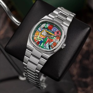 Reloj Analógico Cuadrado con Diseño Graffiti para Hombre, 40 mm, Cuarzo, Resistente al Agua 30 m, Correa de Aleación, Caja de Acrílico, Esfera con Indicadores de Moda - Product Image 2