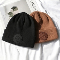 Fabricante OEM ODM BSCI, Gorros de Punto Acrílicos Cálidos para Invierno, Gorro con Puño y Logotipo Bordado Personalizado con Su Propio Diseño