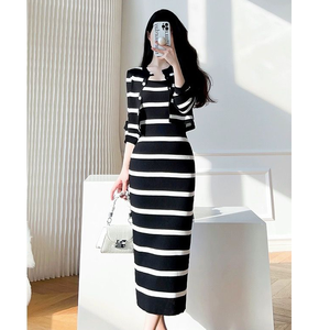 Autumn Sexy Slim-Fit Dress Set Kurze Strickjacke und gestreiftes sexy <span class=keywords><strong>Slip</strong></span> Dress <span class=keywords><strong>Knit</strong></span> Zweiteiliges Set für Frauen - Product Image 1