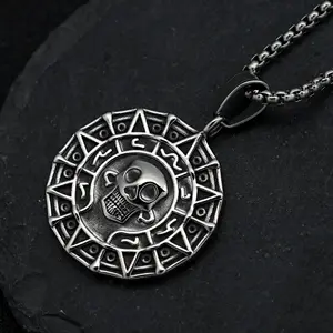 Collar de Calavera Azteca de Oro de los Piratas del Caribe para Hombre, Collar de Moneda Vintage, Collar de Clavícula, Colgante Vikingo al por Mayor - Product Image 1