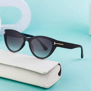 Gafas de Sol Personalizadas en Forma de T con Montura Negra, Lentes de PC con Protección UV400, Estilo Instagram para Mujer - Product Image 5