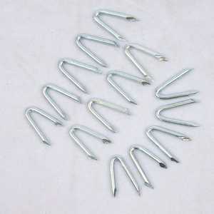 Agrafes et clous de clôture <span class=keywords><strong>en</strong></span> acier galvanisé à pointe acérée de type <span class=keywords><strong>U</strong></span> <span class=keywords><strong>pour</strong></span> jardin/clôture <span class=keywords><strong>en</strong></span> treillis métallique <span class=keywords><strong>pour</strong></span> ferme/ranch - Product Image 3
