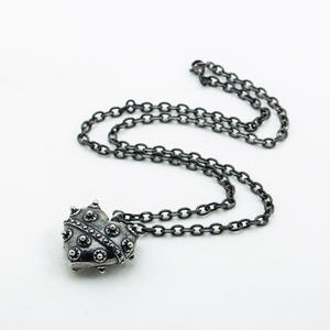 สร้อยคอจี้<span class=keywords><strong>รูป</strong></span>หัวใจสาม<span class=keywords><strong>มิติ</strong></span>ทำจากสเตนเลสสตีลสำหรับคนยุโรปอเมริกันพังค์สไตล์เข้มเหมาะสำหรับทันสมัย - Product Image 1