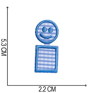 Toppa Ricamata Personalizzata 50MM con Faccina Sorridente e Lettere A-Z, Applicazione da Cucire o Termoadesiva per Giubbotti e Abbigliamento per Bambini - Product Image 3