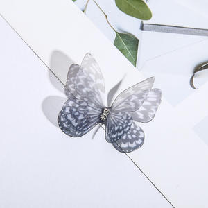 Venta al por mayor tridimensional gradiente simulación mariposa pinza de pelo doble capa colorida decoración de hadas en tela de estilo dulce - Product Image 4