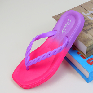 Vente directe tongs femmes mode pantoufles tongs pantoufles pour la <span class=keywords><strong>plage</strong></span> - Product Image 4