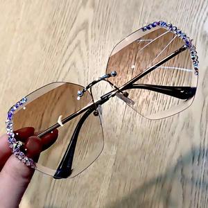 Nouvelles lunettes de soleil tendance pour femmes, style coréen, sans monture, avec bordure en cristal, résistantes aux UV, UV400, serties de diamants - Product Image 4