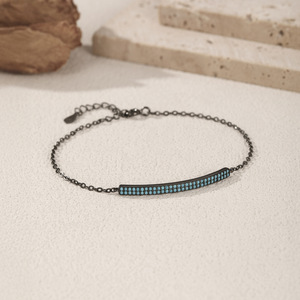 Bracelet chaîne minimaliste en argent S925 plaqué rhodium noir avec sertissage en turquoise pour femme, à porter au quotidien - Product Image 3