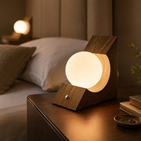 Lampe de table globe sculpturale sans fil à moule exclusif, rechargeable, 3 températures de couleur, intensité variable, pour l'éclairage d'appoint des intérieurs d'hôtels de charme