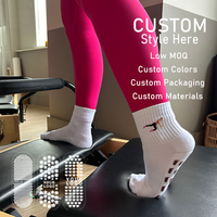 Chaussettes de Pilates et Yoga Antidérapantes Personnalisées à Cheville Haute avec Revers Tricoté, Support d'Équipe ODM, Logo Gratuit, Jeunesse, Printemps, Lettre