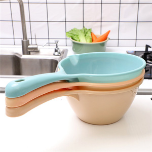 Cucharón de agua de plástico engrosado, cuchara de agua de cocina de mango largo, cucharón de baño, cucharón de baño para bebés, cucharón de agua al por mayor - Product Image 4