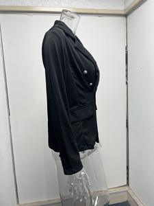 سترات بليزر نسائية للعمل للبيع بالجملة مع جيوب أمامية سترات بدلة نسائية بأزرار سترة بليزر مخصصة طويلة الأكمام بلون واحد - Product Image 5