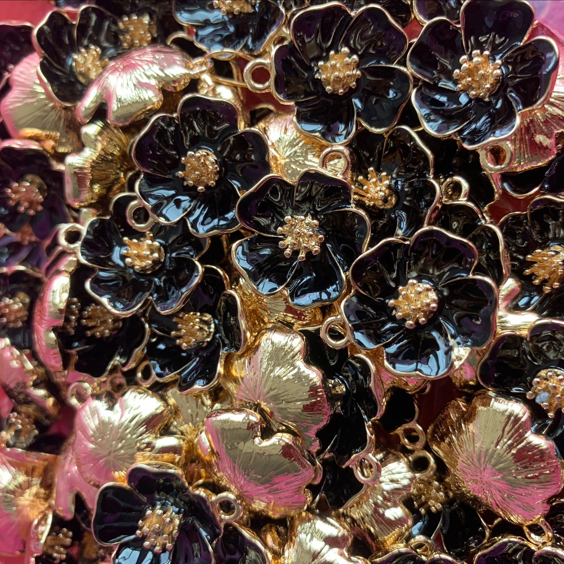 3. negro dorado