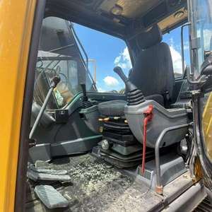 Excavatrice Volvo EC140 d'occasion, 14 tonnes, de haute qualité, modèle 2022, avec moteur, boîte de vitesses, pompe et roulement, en promotion - Product Image 3