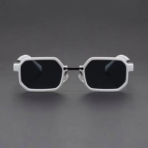 Gafas de Sol Personalizadas con Logotipo, Estilo Punk Vintage 2025, Montura Pequeña Cuadrada, Protección UV400, para Hombre y Mujer - Product Image 2