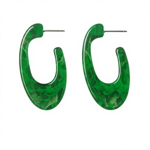 Boucles d'oreilles créoles en résine verte de luxe, design tendance, bijoux fantaisie en acrylique, accessoire unisexe pour femme - Product Image 1