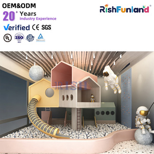 Centre de jeux souple à thème Espace Sûr Premium avec mur d'escalade et toboggan, ensemble de jeux d'intérieur pour enfants pour maternelles et collectivités - Product Image 1