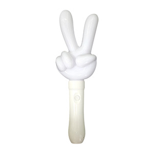 แท่งไฟอะคริลิครูปมือชูสัญลักษณ์ชัยชนะ 15 สี อุปกรณ์เชียร์ แสงไฟเวที - Product Image 1