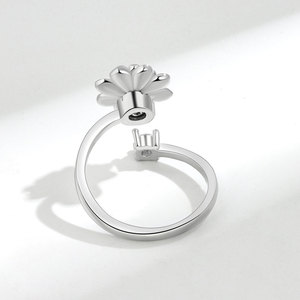 Bague rotative Little Daisy pour femmes, incrustée de zircon, cuivre plaqué électrolytiquement, fraîche, élégante, style coréen japonais, tendance populaire sur <span class=keywords><strong>TikTok</strong></span> - Product Image 4