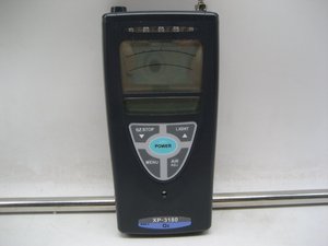 Moniteur d'oxygène portable COSMOS XP-3180 avec double affichage et fonction d'alarme - Product Image 2