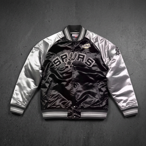 Chaqueta Varsity de los San Antonio Spurs para Hombre, Negra y Plateada, con Logotipo Bordado, Cuello Alto, Estilo Casual, Chaqueta Bomber Delgada de Lona - Product Image 3