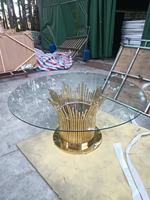 Table à manger ronde convertible moderne en métal doré avec plateau en pierre, idéale pour la maison, l'appartement, les mariages et les événements – Mobilier élégant