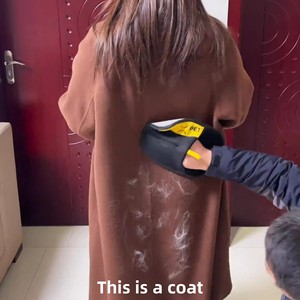 Brosse anti-statique de toilettage pour l'élimination des poils de chien des tapis et des vêtements – Nouveauté en gros - Product Image 4