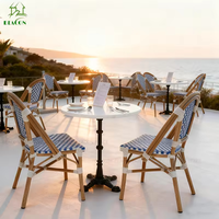 Ensemble table et chaises de restaurant de jardin en rotin tissé en osier pour café de balcon de style français personnalisé pour l'extérieur