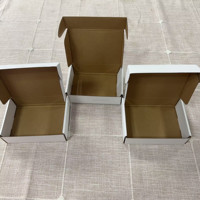 4*4*2 pouces en stock petite boîte d'avion à la mode ondulé léger robuste emballage en papier boîte aux lettres transport stockage
