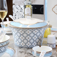 Service de vaisselle en porcelaine fine avec bord doré, motif bleu et blanc, assiettes occidentales personnalisables OEM ODM pour la salle à manger à domicile