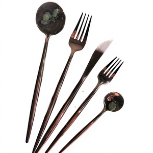 Ensemble de couverts de luxe en acier inoxydable plaqué or rose BS International, 5 pièces, style américain, finition mate, respectueux de l'environnement, sans danger pour les aliments - Product Image 5