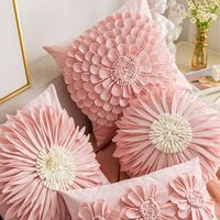 Coussin carré décoratif personnalisé de luxe en velours rose uni avec motifs géométriques en forme de cœur, rembourrage en coton PP amovible et lavable