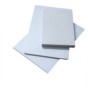 Panneau en mousse PVC 3-25 mm résistant à la chaleur, à l'eau et au feu pour systèmes d'affichage de détail et fabrication de présentoirs de point de vente, service OEM - Product Image 1