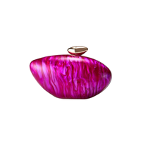 Sac de soirée moderne en acrylique en forme de coquille pour femme, avec chaînes tendance et doublure en polyester