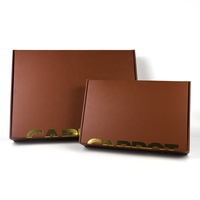 Boîte cadeau en carton ondulé avec logo personnalisé en or à chaud et insert en papier séparé pour l'emballage et l'expédition de biscuits et gâteaux de boulangerie