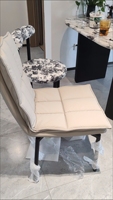 Chaise de salle à manger moderne en similicuir à motif quadrillé, style griffes de chat, rembourrée, avec pieds en métal noir, chaise d'appoint pour salle à manger, cuisine, maison