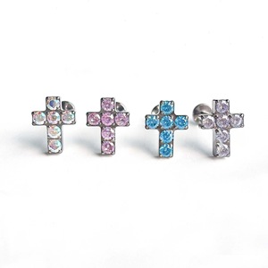 Boucles d'oreilles croisées en alliage de titane, clous en zircon de 5,1 mm x 6,7 mm pour piercing du cartilage de l'oreille - Product Image 2