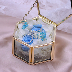 Scatola per Anelli Nuziali Creativa con Fiore Eterno del Dipartimento Mori - Product Image 4