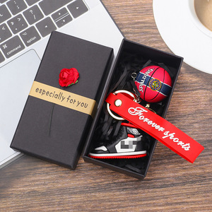 Llavero <span class=keywords><strong>de</strong></span> Zapatillas <span class=keywords><strong>de</strong></span> Baloncesto <span class=keywords><strong>de</strong></span> Jugadores Estrella, Diseño Deportivo Kobe Curry James Forever, Colgante para Mochila, Set <span class=keywords><strong>de</strong></span> Regalo para Estudiantes - Product Image 3