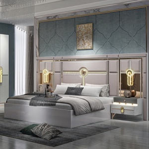 Ensemble de chambre à coucher moderne de luxe en bois personnalisé avec lit extensible King/<span class=keywords><strong>Queen</strong></span> Size et rangements pour hôtels, fermes, appartements et villas - Product Image 4