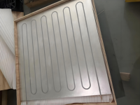 Plaque froide liquide usinée avec précision haute puissance avec ailettes de dissipateur de chaleur Plat de refroidissement par eau en aluminium pour l'électronique industrielle