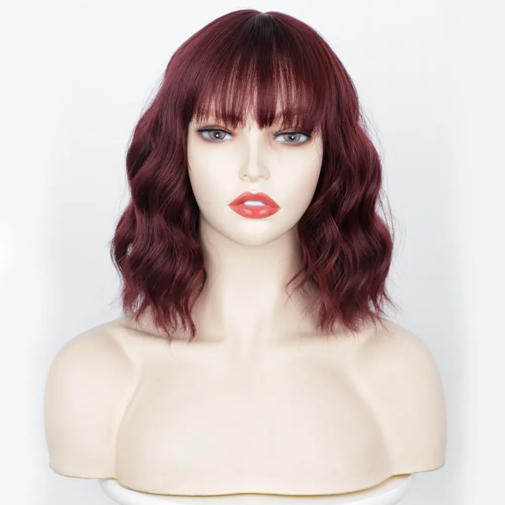 Perruque synthétique bouclée Bob avec frange cheveux courts ondulés couleur rouge vin perruques synthétiques style Bob pour les femmes noires à la recherche naturelle