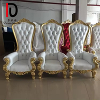 Chaise de trône royale de roi et de reine de mariage de luxe d'or confortable moderne pour des événements de mariage